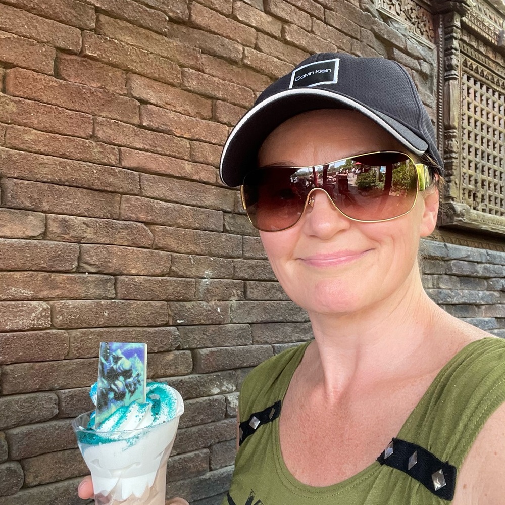 Meet your Posher, Sharon